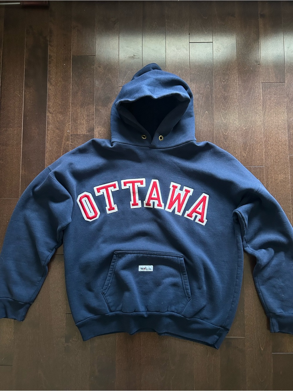 Vintage University of Ottawa Ravens Athletic Heavyweight Emboidered Sweatshirt